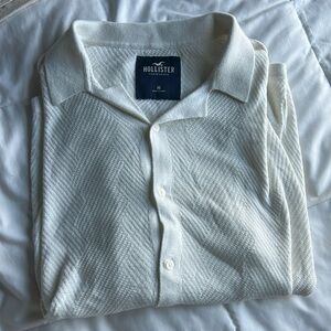 Hollister short sleeve button up shirt